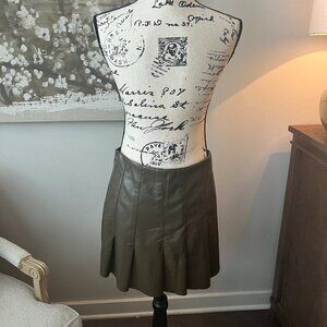 Olive Pleated Mini Skir in Pleather